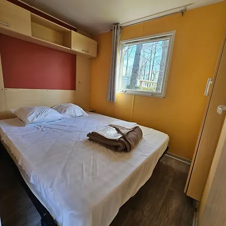 M.Home Acces F004 3Chbr/6Pers Camping