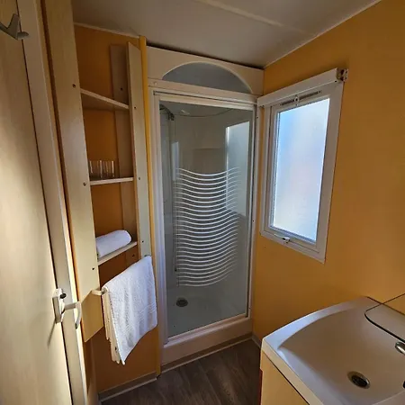 M.Home Acces F004 3Chbr/6Pers