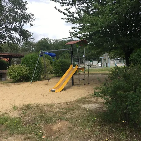 Camping M.Home Acces F004 3Chbr/6Pers *