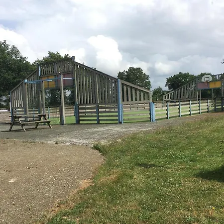 אתר קמפינג M.Home Acces F004 3Chbr/6Pers La Boissiere-de-Montaigu